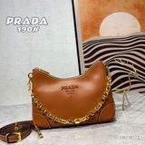 首秀 PRADA爆款之王（皮肩帶+肩挎鍊條），時尚絢麗又具備實用性的牛角包集齊了