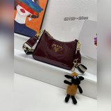 《下單送公仔挂飾》專櫃高品質-夏季漆皮系絕對高品質，手感超贊專櫃醉雙肩帶這款