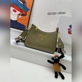《下單送公仔挂飾》專櫃高品質-夏季漆皮系絕對高品質，手感超贊專櫃醉雙肩帶這款