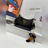 《下單送公仔挂飾》專櫃高品質-夏季漆皮系絕對高品質，手感超贊專櫃醉雙肩帶這款