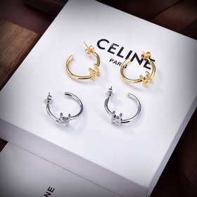 Celine 新款凱旋門耳釘 與衆不同的設計 個性十足 颠覆你對傳統耳環的印象