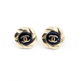 chanel 新款 黑耳釘 一緻Z黃銅材質