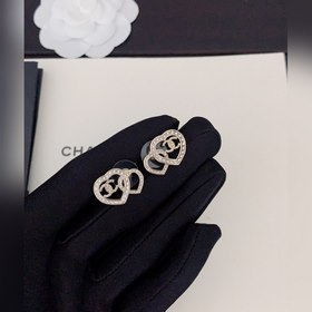 【 chanel 最新款 大小愛心耳釘】一緻Z黃銅材質 0150 070