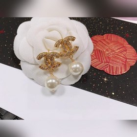Chanel香奈兒中古 字母 耳釘 小香家的款式真心無需多介紹 每一款都超好看，