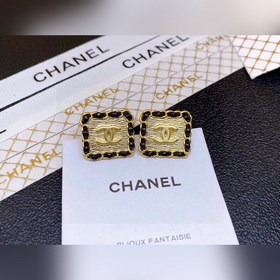 Chanel 2023早春新款 穿皮繩耳釘超超超好看的一款！複古風 小C設計