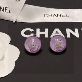 香奶奶 紫色水晶微鑲鑽耳釘  新品 雙C Chanel耳環 搭配 非常日常百搭的