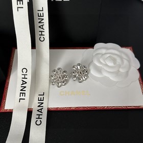 Chanel香奈兒 中古 雙C耳釘 小香家的款式真心無需多介紹 每一款都超好看，