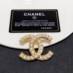 CHANEL 小香 專櫃新款同步上新香奈兒胸針，是最懂女人的飾物。那些傾注了全部