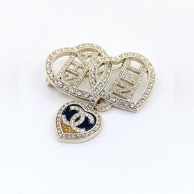 chanel 最新款 雙色镂空愛心胸針】一緻ZP黃銅材質