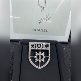 04038080必入款！盾牌胸針真的百搭！英倫範兒小香風盾牌胸針 正品黃銅底