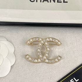 060080【chanel 最新款 淺金方形鑽珠胸針】一緻ZP黃銅材質