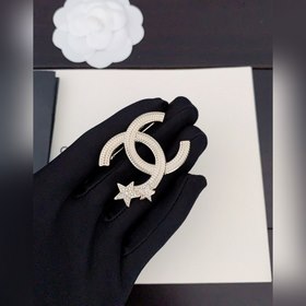 chanel 最新款 淺金cc星星胸針】一緻ZP黃銅材質 055080