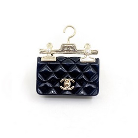 chanel 最新款 黑色包包 胸針】一緻ZP黃銅材質
