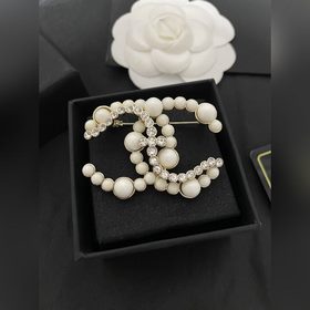 0700100【chanel 最新款 白色圓珠胸針】一緻ZP黃銅材質