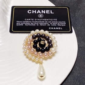 CHANEL 小香 專櫃新款同步上新香奈兒胸針，是最懂女人的飾物。那些傾注了全部