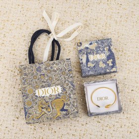 Dior日月星辰手镯 量大咨詢客Fu！  Dior迪 奧中國區品牌大使楊穎A