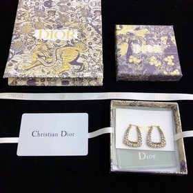 Dior 迪奧 滿鑽JADIOR字母耳釘 專櫃新款上市 美得不要不要的 唯美 浪
