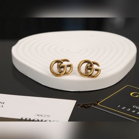 Gucci 古馳 耳釘 高端 打造 美到哭，因為是限量版，你根本無法在店内看到現