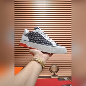 【愛馬仕hermes 】（牛皮内裡）爆款男鞋專櫃原單貨！世界頂級品牌。。奢華品質