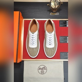 【愛馬仕HERMES 】（牛皮内裡）爆款男鞋專櫃原單貨！世界頂級品牌。。奢華品質