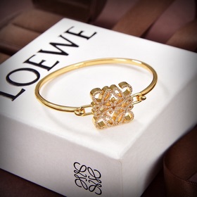 loewe 羅意威 手镯 經典loew eanagramlogo設計 簡約大氣