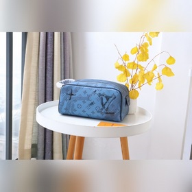 【Dopp Kit 盥洗袋】M82337水滴 本款 Dopp Kit 盥洗袋選用