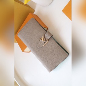 M81330本款 LV Vertical 錢夾  采用柔軟粒面 Tauril