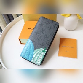 M81971  LVxYK Zippy垂直錢包慶祝房子對藝術世界的奉獻，這是新