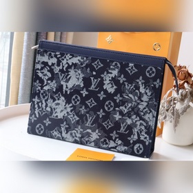 M80026 本款 Pochette Voyage 手拿包取材 Virgil