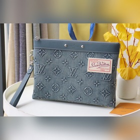 M82313新款 像1970年代複古牛仔褲一樣有質感的“Pochette to