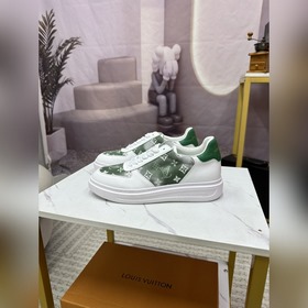 【lv-路易威登】經典款運動休閑鞋 時下新品，采用牛皮配品牌印花面料 舒适真皮内