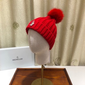 MONCLER蒙口毛線帽 蒙口針織帽，搭配狐狸毛球！真毛球哦！超柔軟！超火爆 質