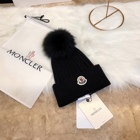 蒙口MONCLER 針織帽毛線帽，羊毛絨高版本狐狸毛球款，簡約大氣，俏皮可愛 保