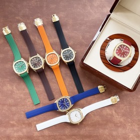 百達翡麗 Patek。Philippe精品男士腕表，經典大三針設計，尊貴大氣，