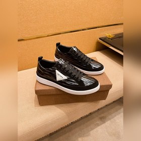 【 普拉達 】 男鞋高端品牌 官網1：1最新力作：鞋面采用意大利進口頭層牛皮搭配