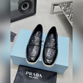 頂級版本牛皮内裡區别市場普通版本普拉達情侶PRADA 2023最新款樂福鞋半拖