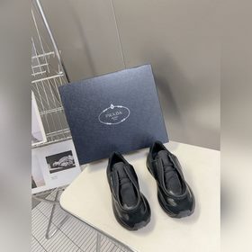 普拉達2023秋冬走秀款運動鞋 太古彙RMB11700購入爆拆複刻 鞋子上腳很輕