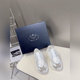 普拉達2023秋冬走秀款運動鞋 太古彙RMB11700購入爆拆複刻 鞋子上腳很輕
