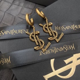 YSL 靈感耳環 風靡全球的YSL字母耳環，衣服搭配上開始簡單，那麼就要靠首飾來