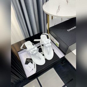 2023 CHANEL｜香奈兒23ss春夏新品度假愛心寶石T字涼鞋 春夏美鞋必