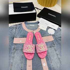 香奈兒2023新品拖鞋 香奶奶粉 春夏季搭配必備單品！太仙了～鞋面：定制原版
