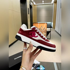 CHANEL 香奈兒*新款小香内增高不一樣的fell。雙C五金顯得十分精緻，真