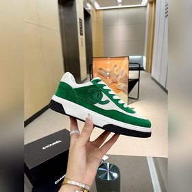 CHANEL 香奈兒*新款小香内增高不一樣的fell。雙C五金顯得十分精緻，真