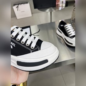 Chanel 香奈兒 目前超級流行的餅幹鞋，網紅明星小紅書狂追熱推種草系列，穿上