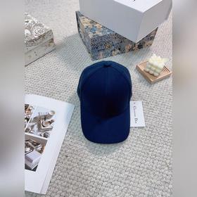 DIOR新款刺繡字母帆布棒球帽，最近被問的超多的一款，時尚簡輕奢時尚，男女佩戴都