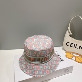 芬迪FENDI ，刺繡漁夫帽，簡約大方 超級無敵好看的帽子