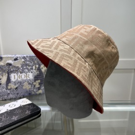 芬迪FENDI ，刺繡棒球帽，簡約大方 超級無敵好看的帽子