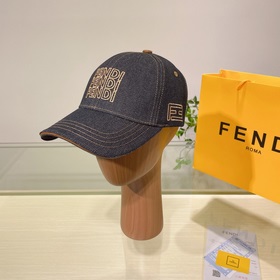芬迪FENDI新款洗水牛仔棒球帽火爆技術升級，洗水牛仔風街頭風十足更符合現在