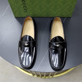 頂級原單品牌：gucci（古奇）标準碼：男碼38/44（45/可以定做）等