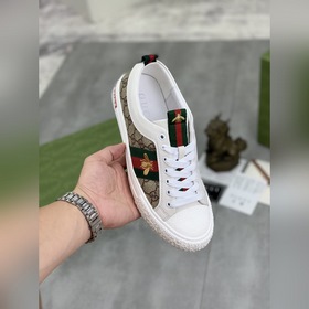 全羊裡 （古奇GUCCI）官網最新款 小白鞋 ，爆款 版型簡潔大氣，潮男專屬。獨